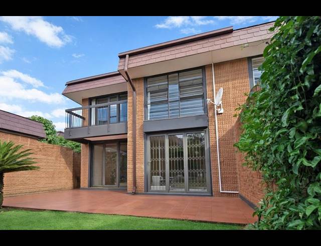 3 BEDROOM TOWNHOUSE FOR SALE IN BEDFORD PARK